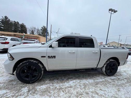2018 RAM 1500 Night Crew Cab 4x4 5'7' Box