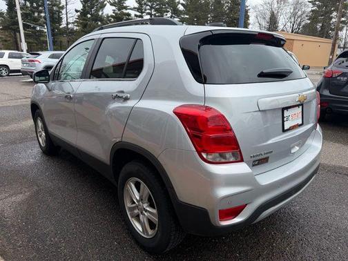 Silver Ice Metallic 2020 Chevrolet Trax LT