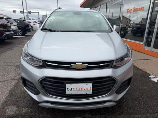 Silver Ice Metallic 2020 Chevrolet Trax LT