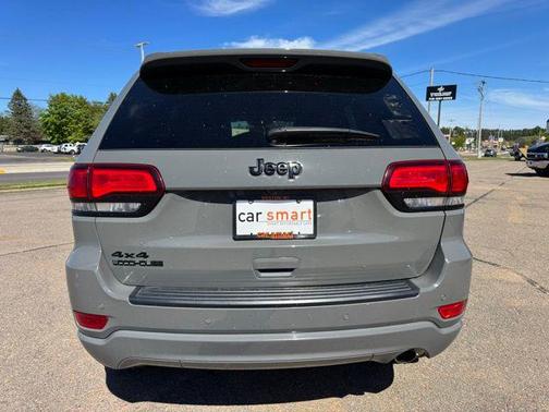 Sting-Gray Clearcoat 2021 Jeep Grand Cherokee Laredo