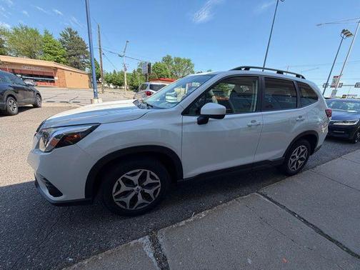 Crystal White Pearl 2023 Subaru Forester Premium