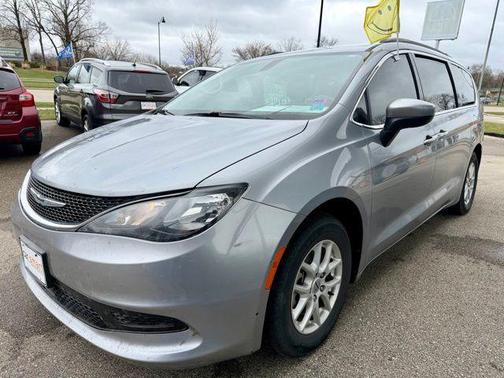 Billet Silver Metallic Clearcoat 2021 Chrysler Voyager LXI