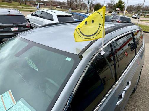 Billet Silver Metallic Clearcoat 2021 Chrysler Voyager LXI