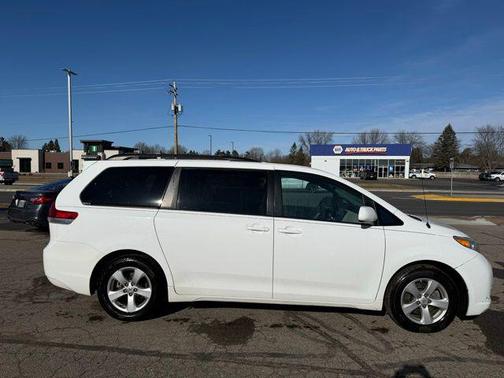2013 Toyota Sienna LE