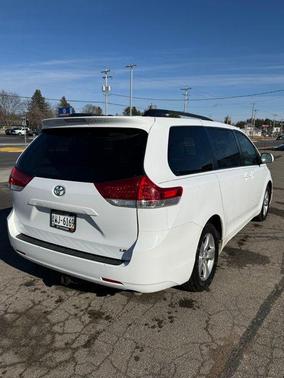 2013 Toyota Sienna LE