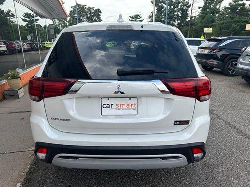 Pearl White 2020 Mitsubishi Outlander ES S-AWC