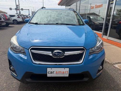 Hyper Blue 2017 Subaru Crosstrek 2.0i Limited