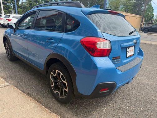 Hyper Blue 2017 Subaru Crosstrek 2.0i Limited