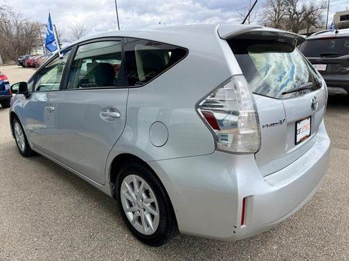Classic Silver Metallic 2014 Toyota Prius v Three