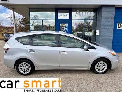 Classic Silver Metallic 2014 Toyota Prius v Three