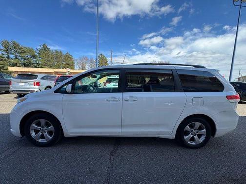 Super White 2012 Toyota Sienna LE