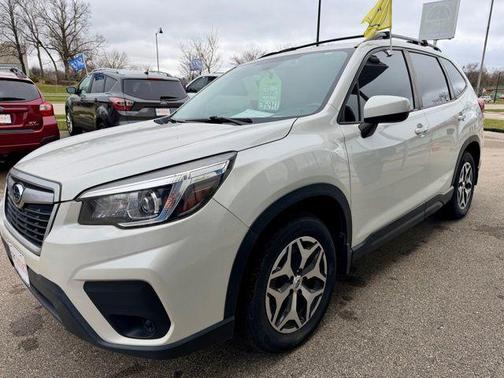 Crystal White Pearl 2019 Subaru Forester Premium