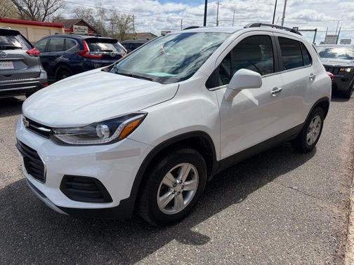 Summit White 2017 Chevrolet Trax LT