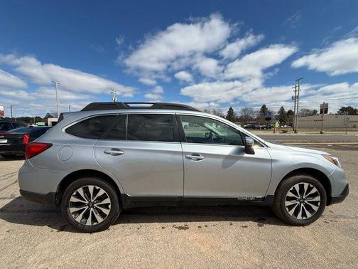 Ice Silver Metallic 2017 Subaru Outback 2.5i Limited