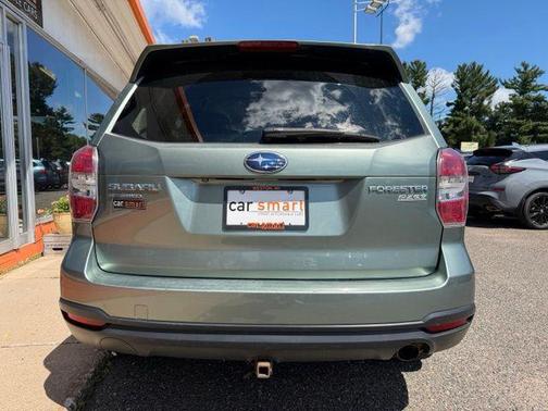 Jasmine Green Metallic 2016 Subaru Forester 2.5i Touring