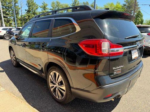 Crystal Black Silica 2022 Subaru Ascent Limited 7-Passenger