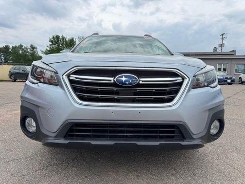 Ice Silver Metallic 2019 Subaru Outback 2.5i Premium