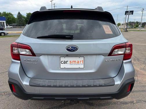 Ice Silver Metallic 2019 Subaru Outback 2.5i Premium