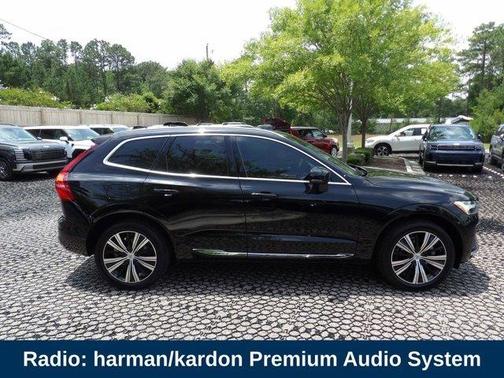 Onyx Black Metallic 2022 Volvo XC60 B5 Inscription