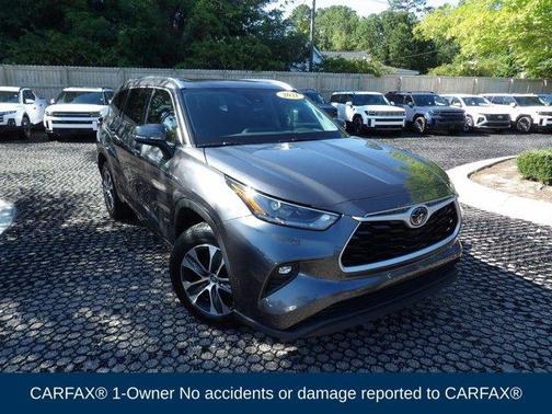 Magnetic Gray Metallic 2021 Toyota Highlander XLE