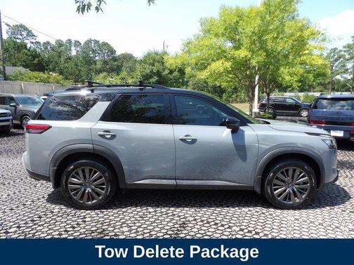 Gray 2 Tone 2022 Nissan Pathfinder SL