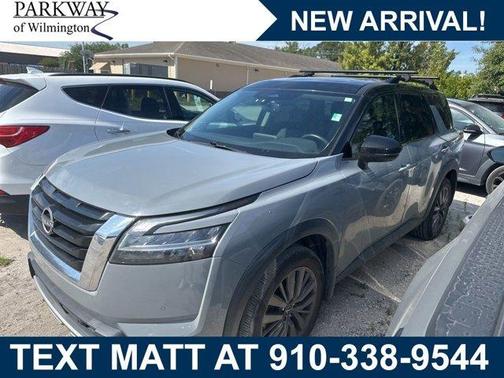 Gray 2 Tone 2022 Nissan Pathfinder SL
