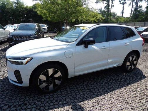 Crystal White 2025 Volvo XC60 Plug-In Hybrid T8 Ultra