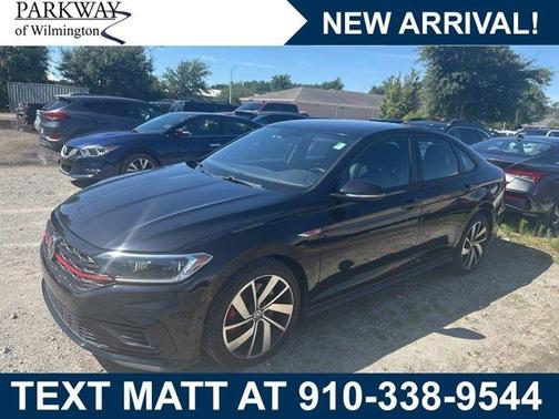 Deep Black Pearl Effect 2021 Volkswagen Jetta GLI 2.0T S