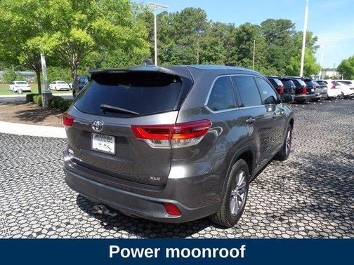 Predawn Gray Mica 2019 Toyota Highlander XLE