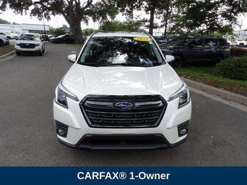 Crystal White Pearl 2023 Subaru Forester Limited