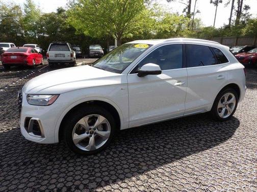 Glacier White Metallic 2025 Audi Q5 45 S line quattro Premium