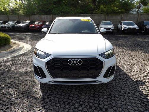 Glacier White Metallic 2025 Audi Q5 45 S line quattro Premium