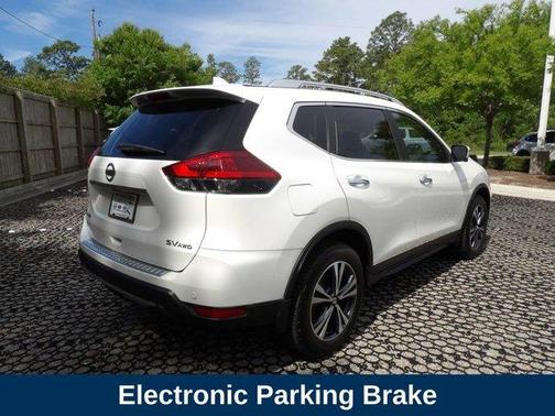 White 2019 Nissan Rogue SV