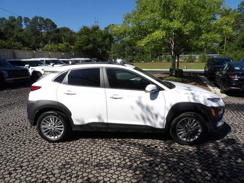 Lunar 2021 Hyundai KONA SEL Plus