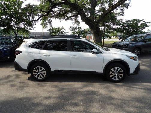 Crystal White Pearl 2020 Subaru Outback Premium