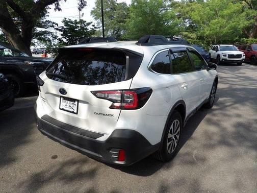Crystal White Pearl 2020 Subaru Outback Premium