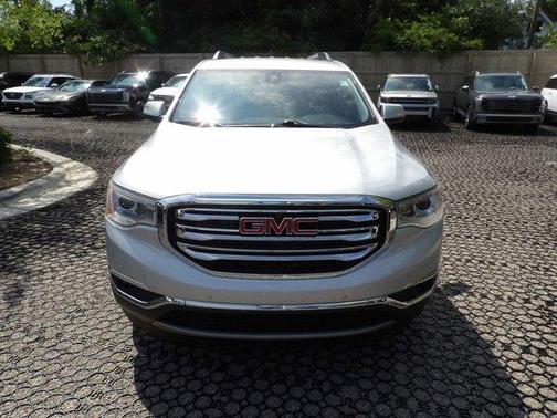 Quicksilver Metallic 2018 GMC Acadia SLT-2