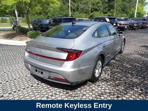 Shimmering Silver 2022 Hyundai SONATA SE