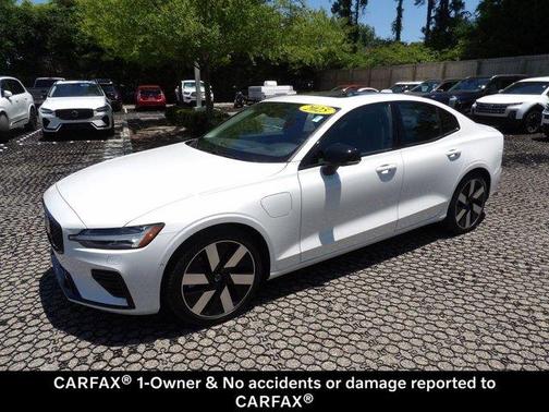 Crystal White 2025 Volvo S60 Plug-In Hybrid T8 Plus