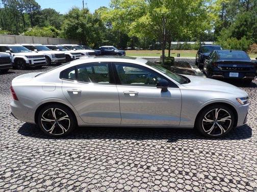 Silver 2024 Volvo S60 B5 Ultimate Dark Theme