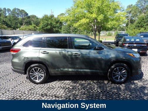 Jade Metallic 2019 Toyota Highlander XLE