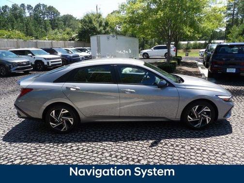 Metal 2025 Hyundai ELANTRA HEV SEL