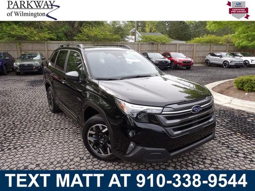 Crystal Black Silica 2025 Subaru Forester Premium