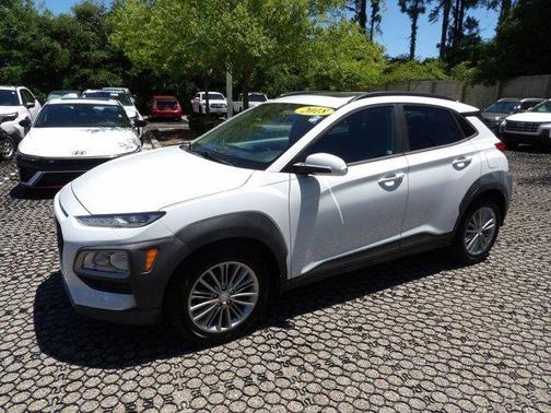 Chalk White 2018 Hyundai KONA SEL