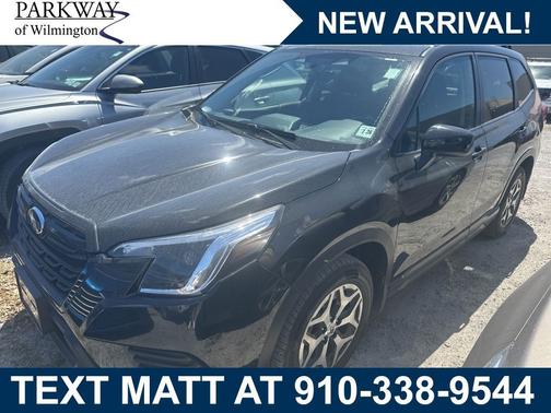 Crystal Black Silica 2023 Subaru Forester Premium