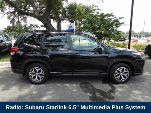 Crystal Black Silica 2023 Subaru Forester Premium