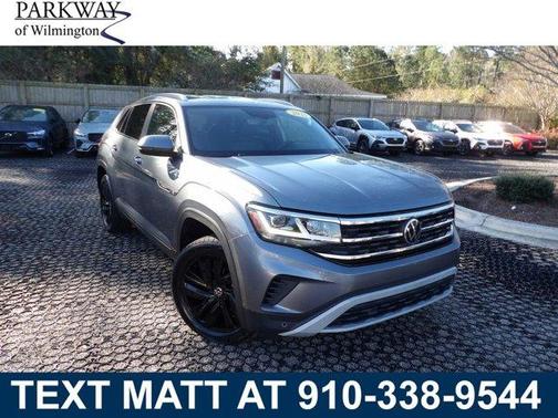 Platinum Gray Metallic 2022 Volkswagen Atlas Cross Sport 3.6L V6 SE w/Technology