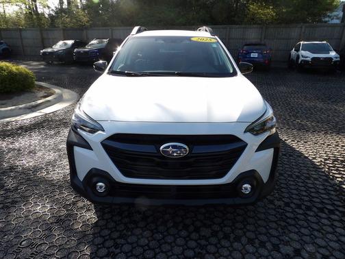 Crystal White Pearl 2025 Subaru Outback Premium