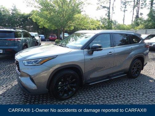 Metal 2025 Toyota Highlander Hybrid Limited