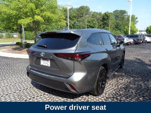 Metal 2025 Toyota Highlander Hybrid Limited